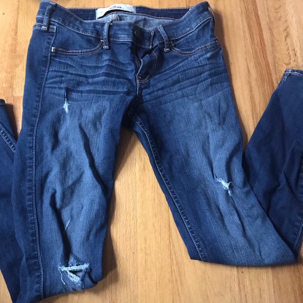 Hollister medium wash ripped skinny jeans